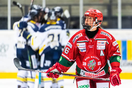 s Sarah Bujold gjort 0-2