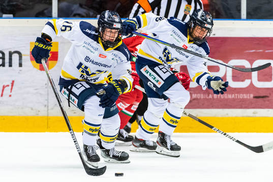 s Sarah Bujold och Hanna Olsson