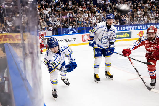 Leksands Justin Kloos och Leksands Mikael Ruohomaa och