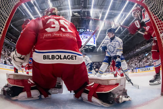 Leksands Martin Karlsson och Timrås Per Svensson framför