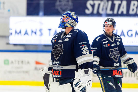 Karlskogas målvakt Lars Volden deppar