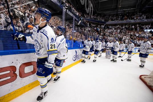 Leksands spelarna jublar
