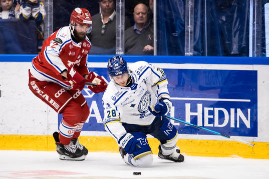 Timrås Per Svensson och Leksands Justin Kloos