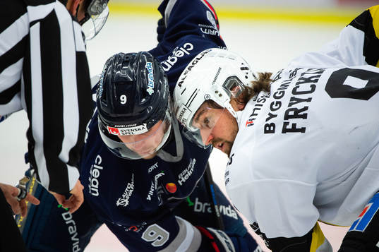 Karlskogas Gustaf Franzenunder och Västerås Mikael