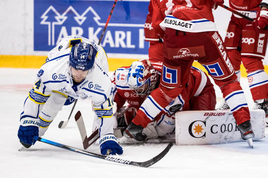 Leksands Oskar Lang och Timrås målvakt Sami Rajaniemi