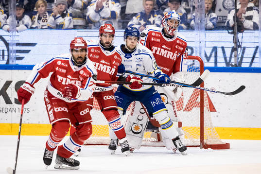 Timrås Tim Erixon och Leksands Jesper Kandergård framför