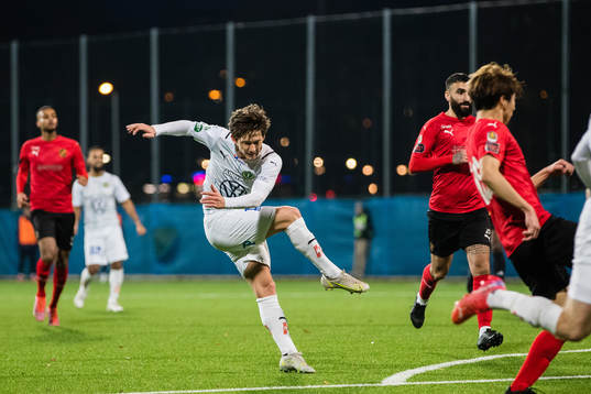 Jönköpings Robin Book skjuter 1-1