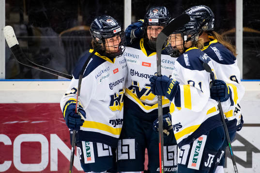 s Julia Tylke, Thea Johansson, Nicoline Jensen och Jenna