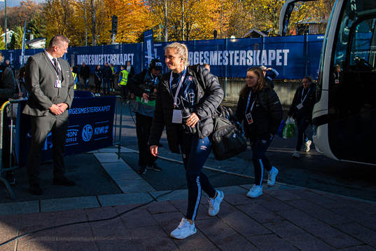 Elise Hove Thorsnes of Vålerenga arrives