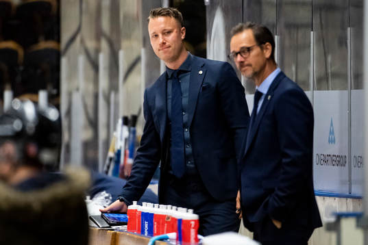 s tränare Joakim Engström och assisterande tränare Peter