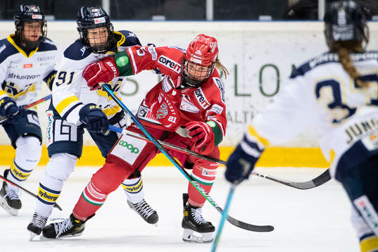 s Kajsa Armborg och Modos Daniela Pejsova