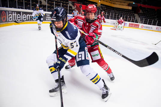 s Elin Svensson och Modos Anna Andersson