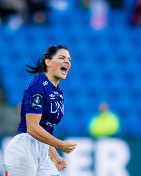 Dejana Stefanovic of Vålerenga celebrates