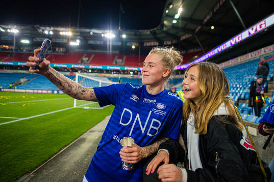 Marie Dølvik Markussen of Vålerenga taking a selfie with