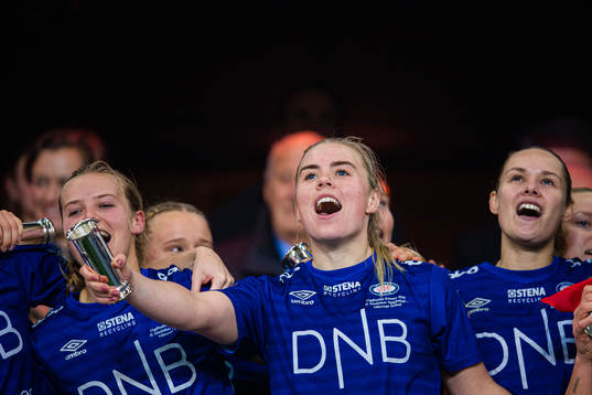 Ingibjörg Sigurdardottir of Vålerenga celebrates