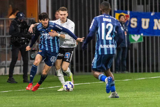 Djurgårdens Jesper Nyholm och Örebros Jake Larsson