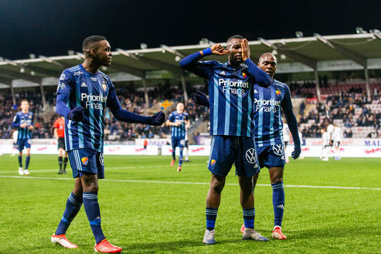 Djurgårdens Emmanuel Banda jublar