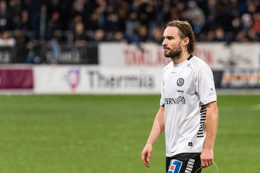 Örebros Kevin Walker deppar