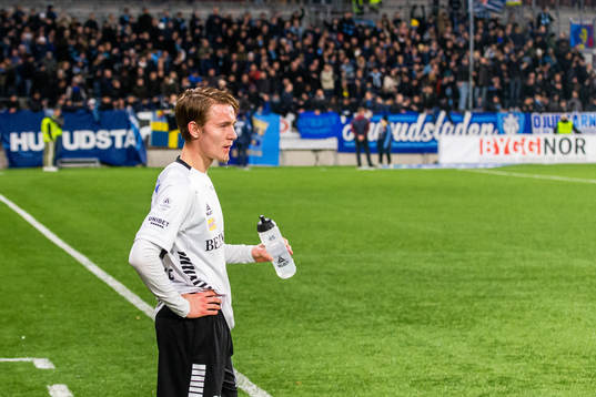 Örebros Noel Mileskog deppar