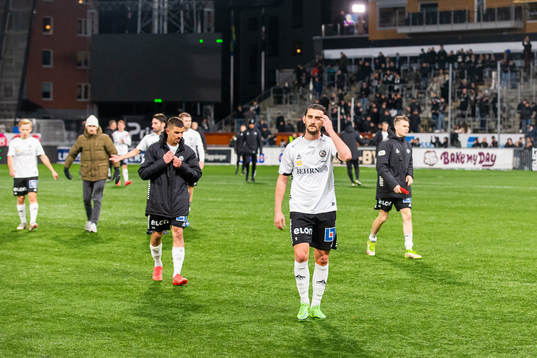 Örebros Agon Mehmeti deppar