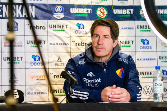 Djurgårdens tränare Thomas Lagerlöf på presskonferensen
