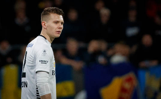 Örebros Jake Larsson deppar