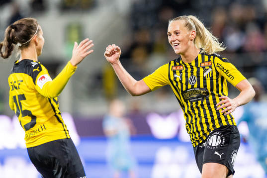 Häckens Stina Blackstenius jublar