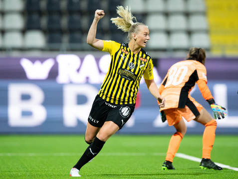 Häckens Stina Blackstenius jublar