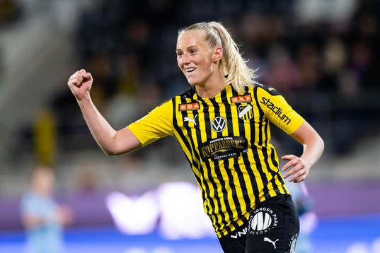 Häckens Stina Blackstenius jublar