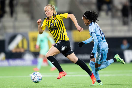 Häckens Julia Karlernäs och Djurgårdens Linda Maserame
