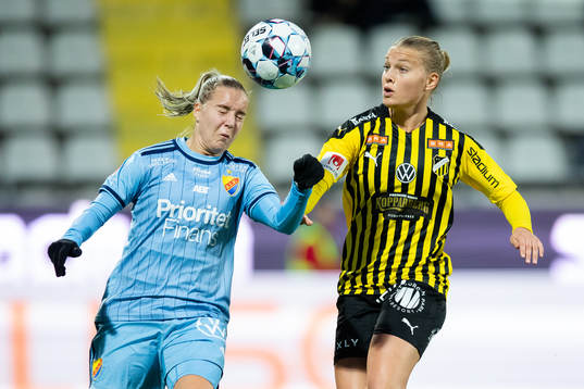 Djurgårdens Fanny Lång och Häckens Stine Larsen