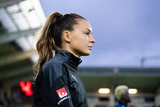 Häckens Johanna Rytting Kaneryd innan fotbollsmatchen i
