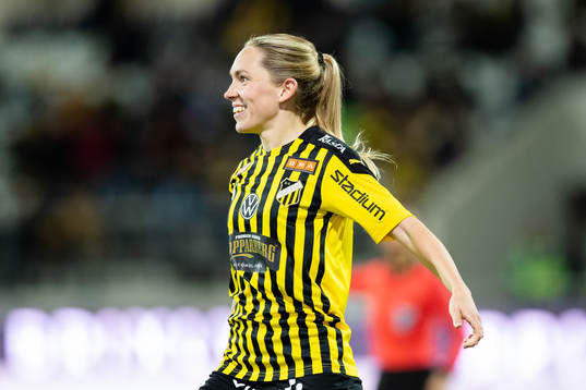 Häckens Elin Rubensson jublar