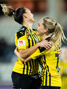 Häckens Elin Rubensson jublar ihop med Johanna Rytting