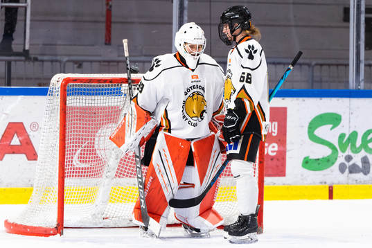Göteborgs målvakt Sofia Reideborn och Johanna Kellander
