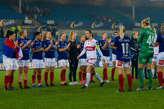 Tuva Hansen of Sandviken looks dejected