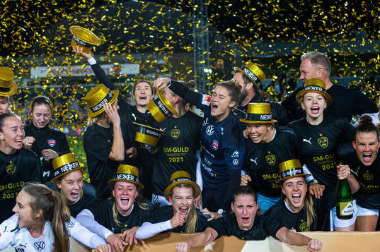 Rosengårds spelare jublar och firar SM-guldet