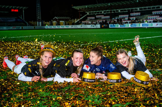 Rosengårds spelare jublar och firar SM-guldet