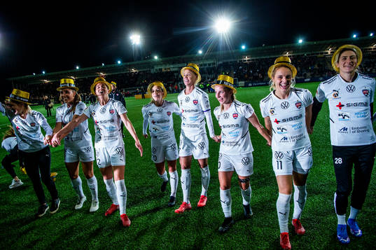 Rosengårds spelare jublar och firar SM-guldet