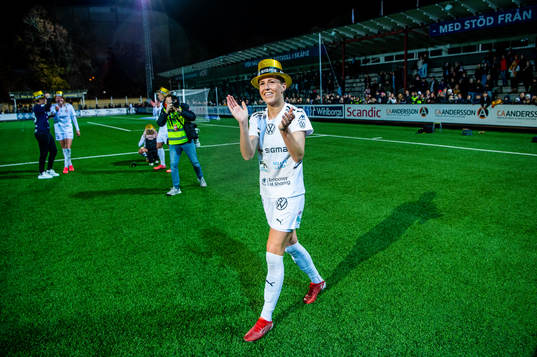 Rosengårds Olivia Schough jublar och firar SM-guldet