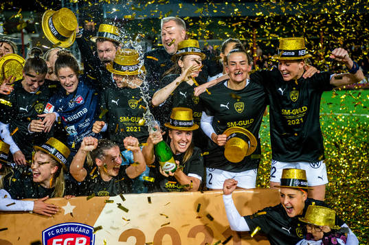 Rosengårds spelare jublar och firar SM-guldet