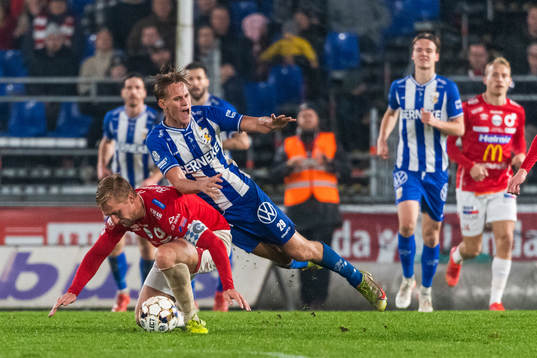 Degerfors Oliver Ekroth och IFK Göteborgs Oscar Vilhelmsson