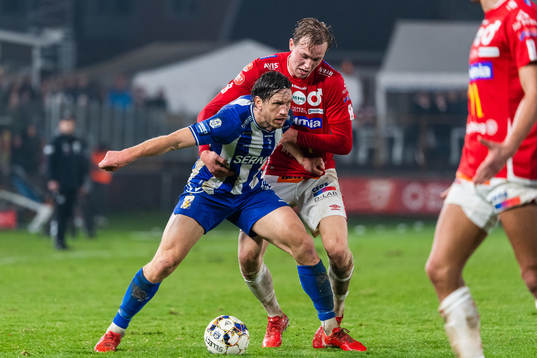 IFK Göteborgs Gustav Svensson och Degerfors Adam Carlén