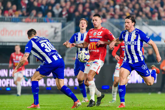 Degerfors Nikola Djurdjic och IFK Göteborgs Gustav Svensson