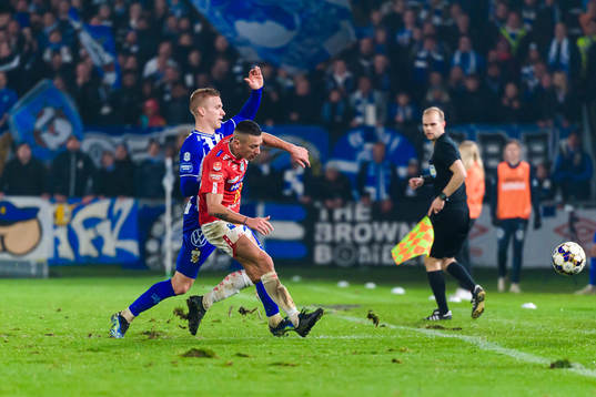 IFK Göteborgs Oscar Wendt och Degerfors Nikola Djurdjic
