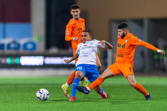 Värnamos Erick Brendon och AFC Eskilstunas André Alsanati