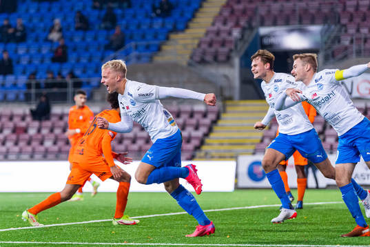 Värnamos Victor Larsson jublar