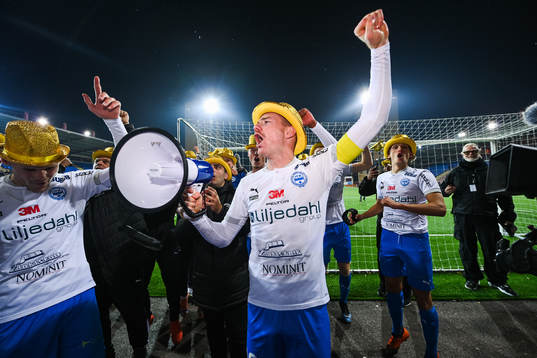 Värnamos Freddy Winsth jublar