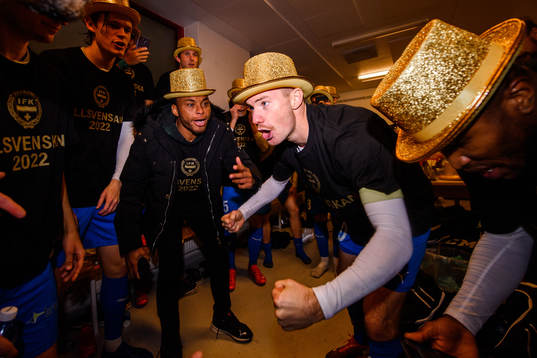 Värnamos Freddy Winsth jublar