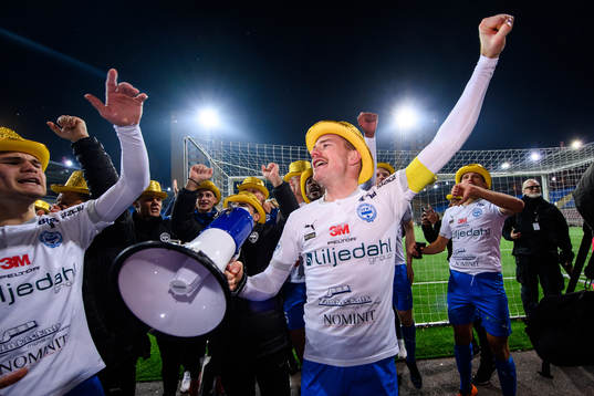 Värnamos Freddy Winsth jublar